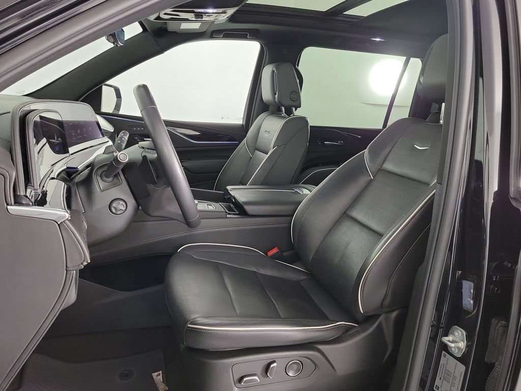 Certified 2024 Cadillac Escalade ESV Sport AWD/4WD image 17