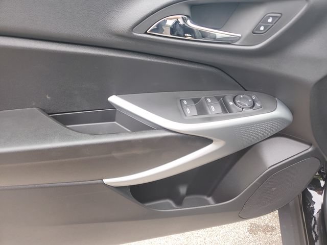 New 2026 Chevrolet Trax RS w/ Sunroof Package FWD image 21