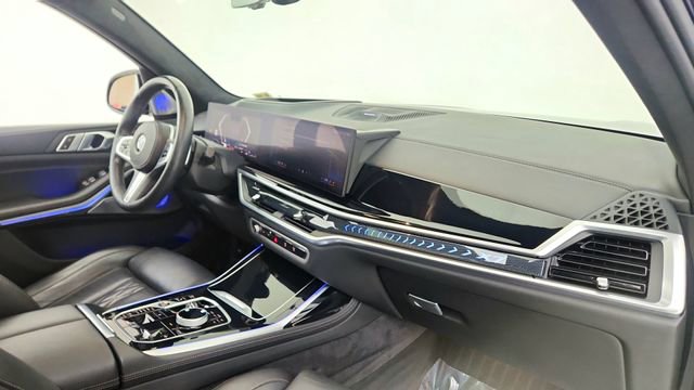 Used 2024 BMW X7 xDrive40i w/ Executive Package image 21