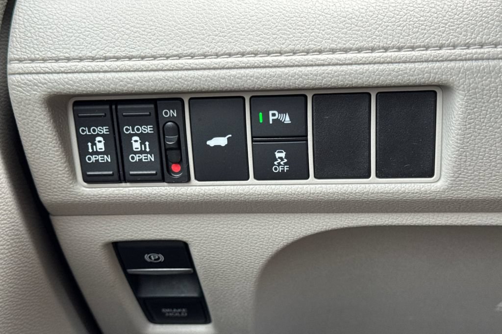 Certified 2025 Honda Odyssey Touring image 36