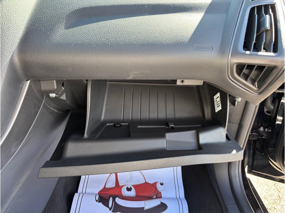 Used 2017 Ford Focus SEL FWD image 34