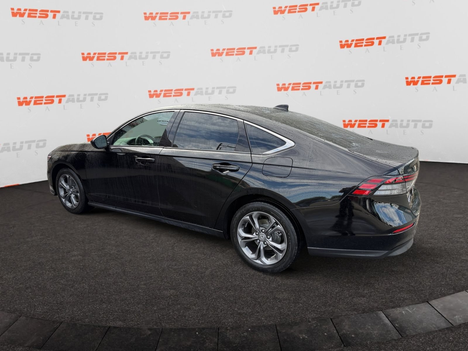 Used 2023 Honda Accord EX image 3