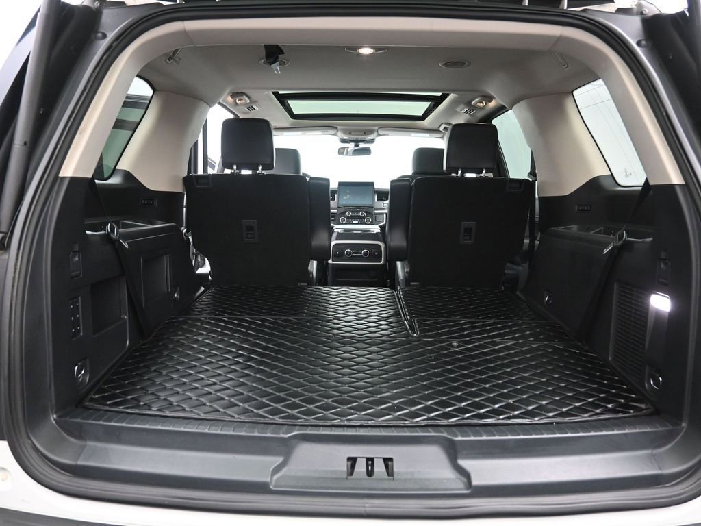 Used 2022 Ford Expedition XLT image 10