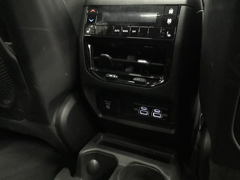 Used 2022 Jeep Grand Cherokee L Limited w/ Luxury Tech Group II AWD/4WD image 23