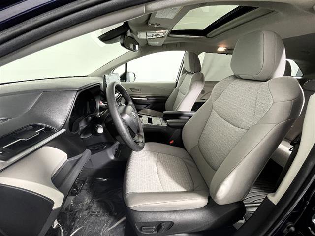 Used 2024 Toyota Sienna LE image 10
