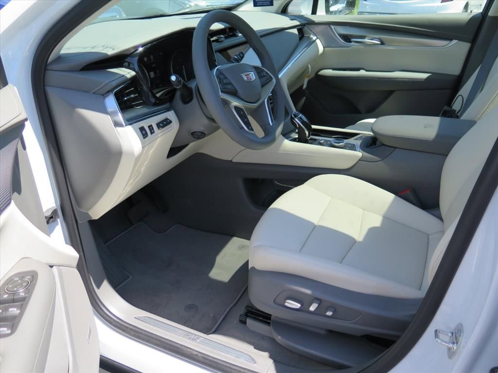 New 2026 Cadillac XT5 Premium Luxury FWD image 9