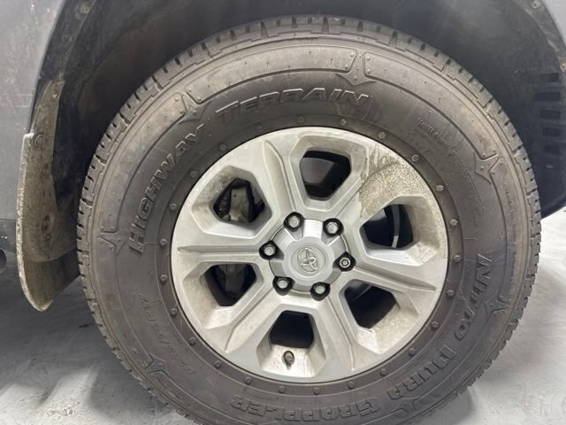 Used 2020 Toyota 4Runner SR5 Premium w/ Moonroof Package RWD image 4