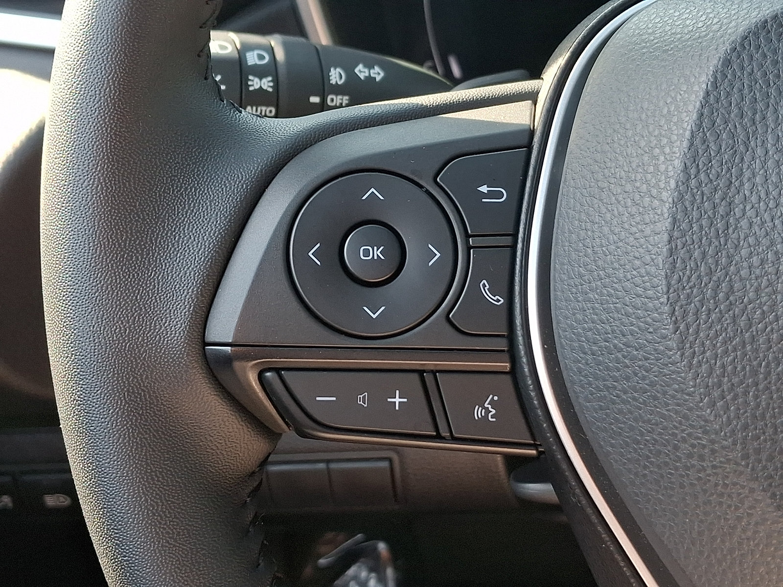 Used 2025 Toyota Corolla XSE FWD image 20