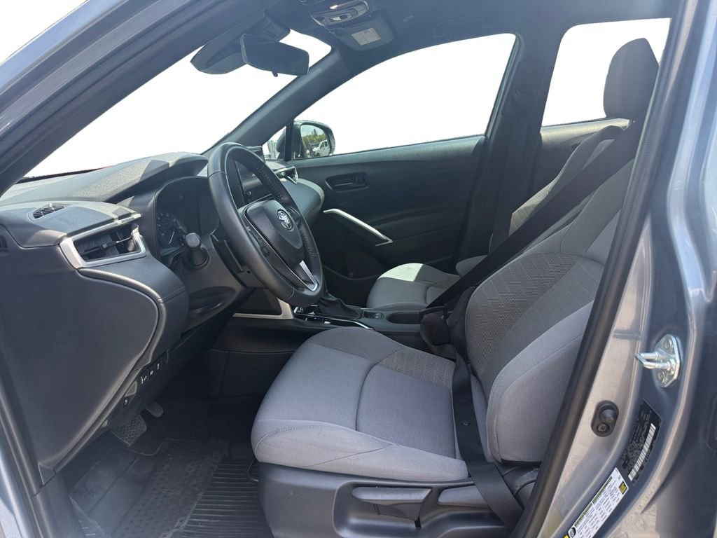 Used 2024 Toyota Corolla Cross SE image 9