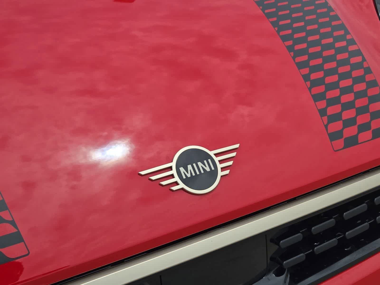 Used 2025 MINI Cooper 4-Door Hardtop FWD image 10