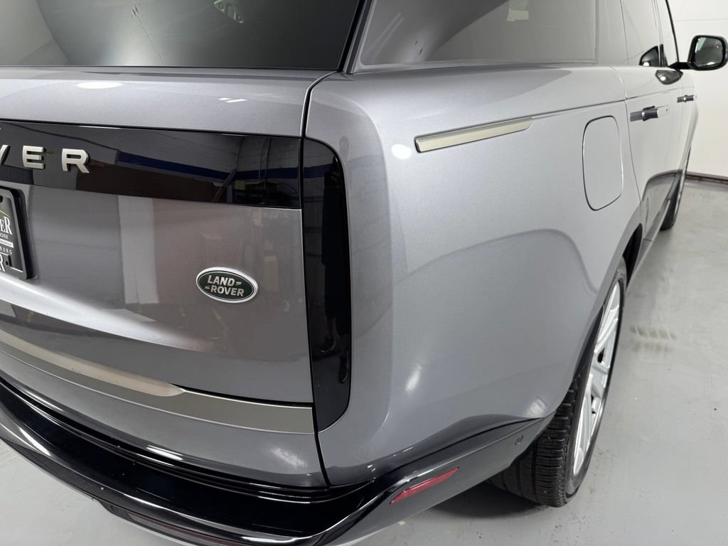Used 2023 Land Rover Range Rover Long Wheelbase SE AWD/4WD image 7