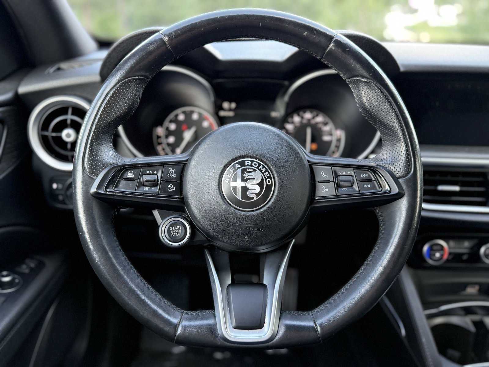 Used 2022 Alfa Romeo Stelvio Ti image 22