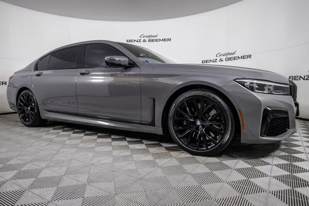 Used 2022 BMW 750i xDrive w/ M Sport Package image 3