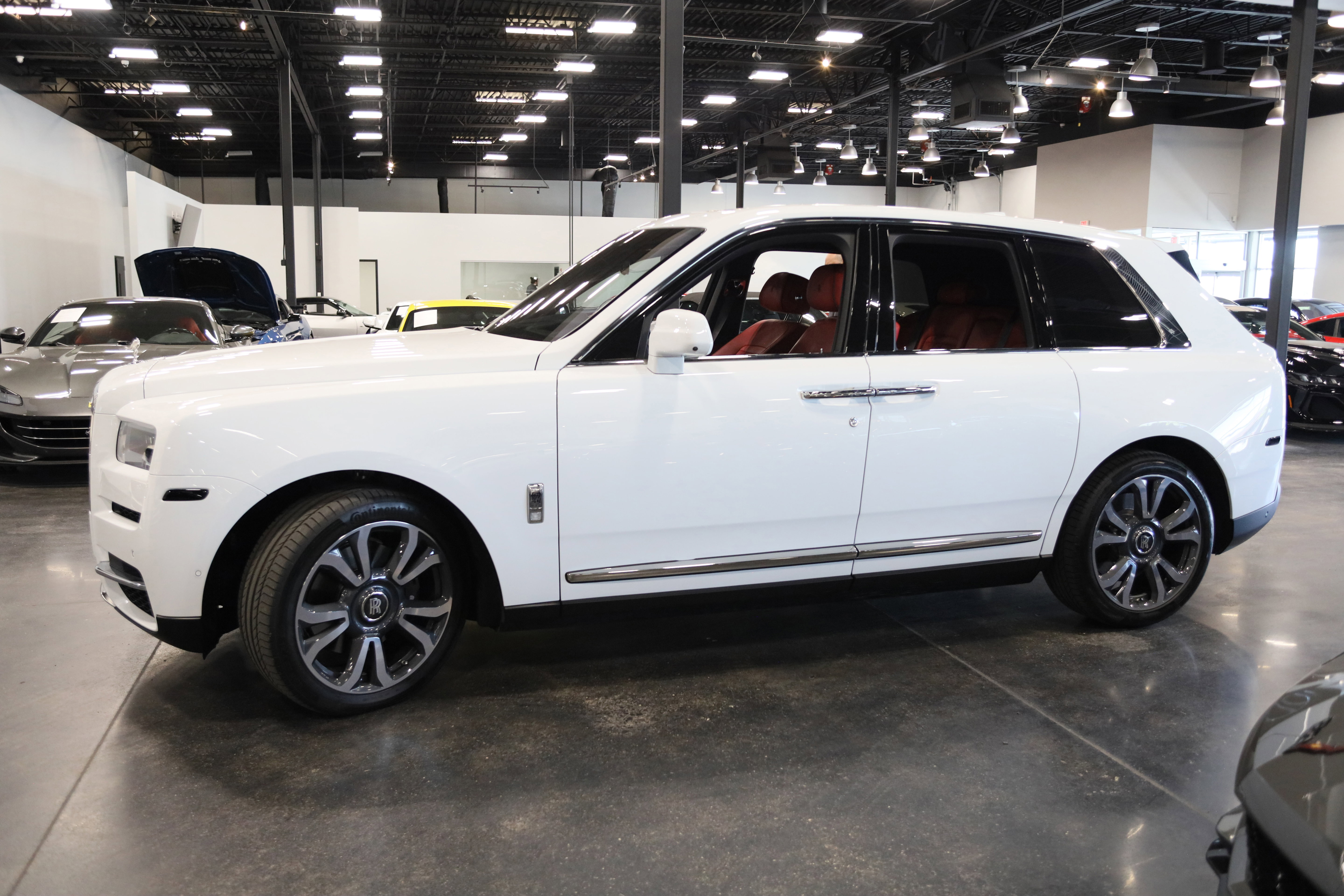 Used 2023 Rolls-Royce Cullinan AWD/4WD image 9