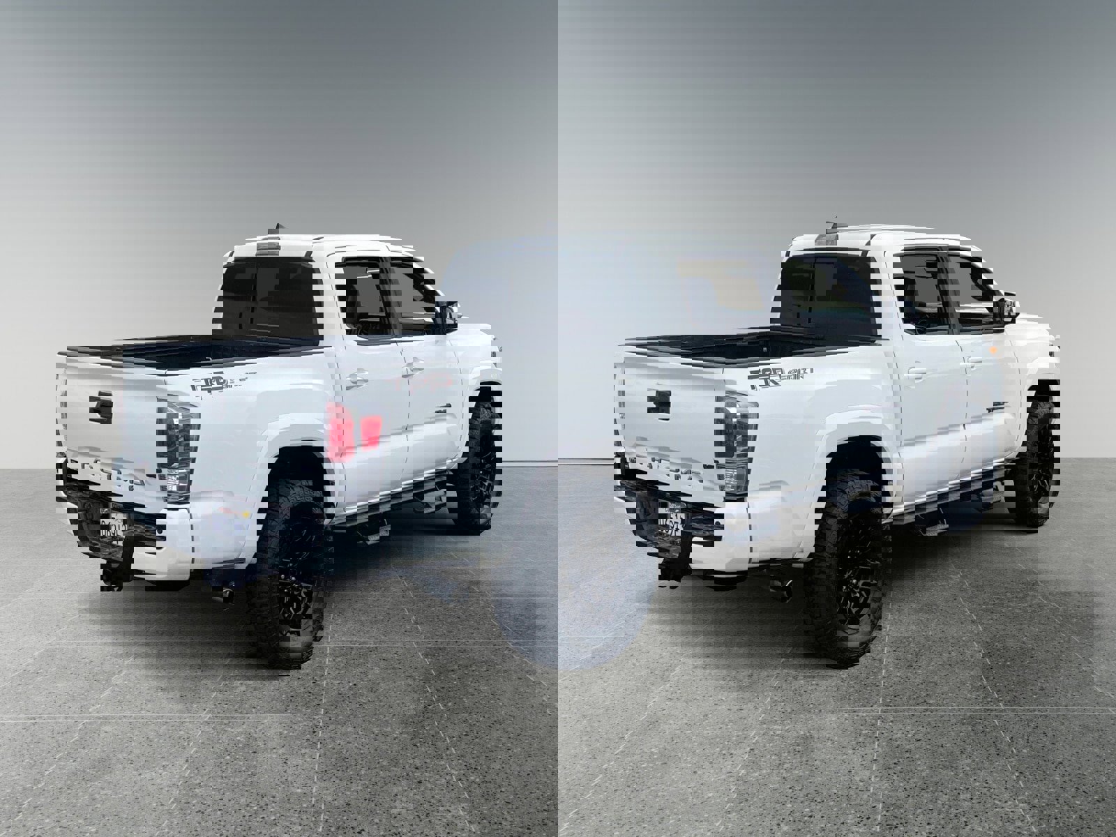 Used 2021 Toyota Tacoma TRD Sport w/ TRD Premium Sport Package image 5