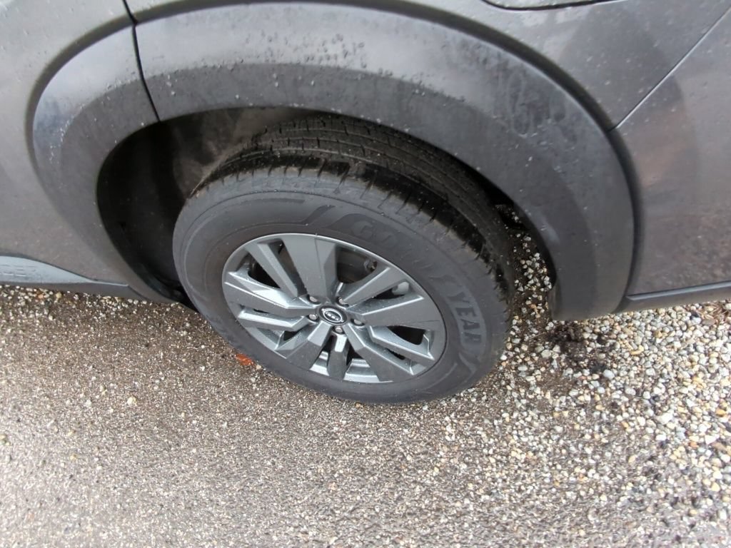 Used 2024 Nissan Pathfinder SV FWD image 5