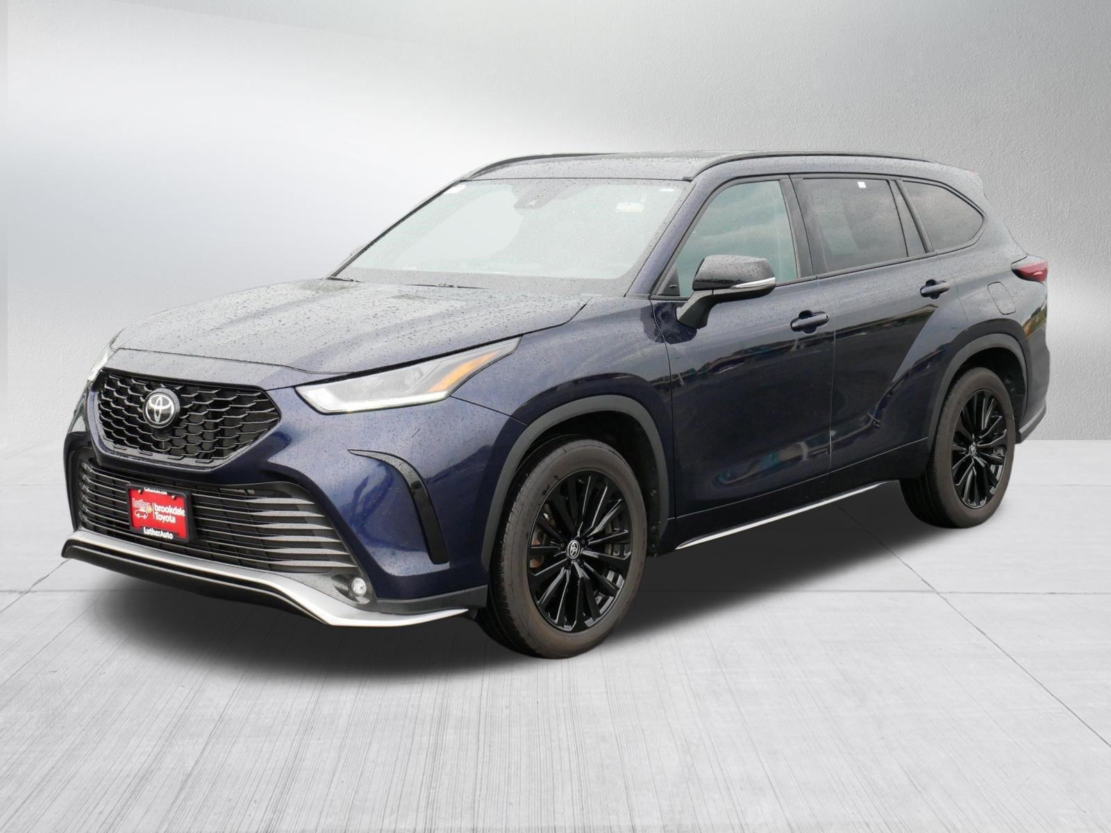 Certified 2025 Toyota Highlander XSE AWD/4WD image 3