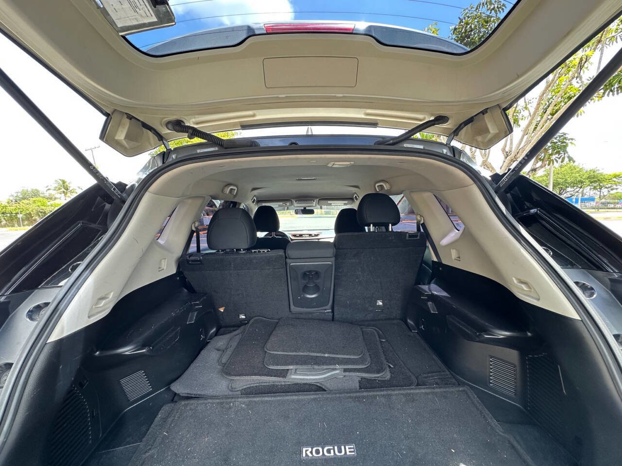 Used 2017 Nissan Rogue S image 14