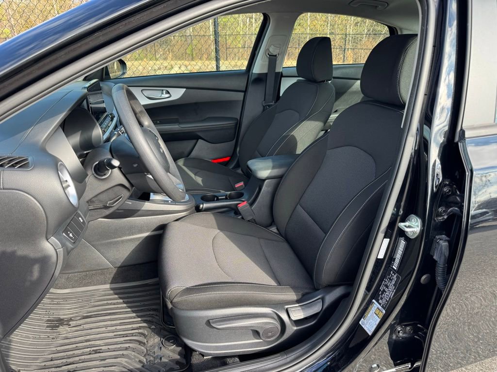Used 2024 Kia Forte LX image 13