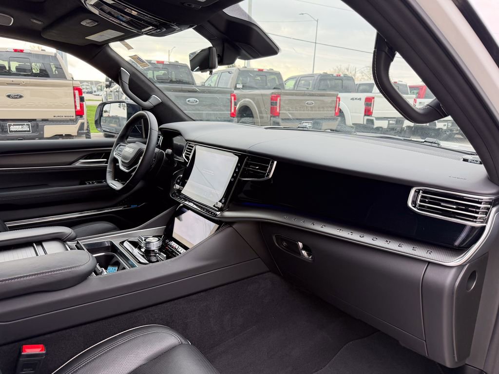 Used 2025 Jeep Grand Wagoneer L Series II Obsidian w/ Quick Order Packagew 28T image 27