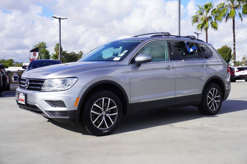 Used 2020 Volkswagen Tiguan SE w/ Panoramic Sunroof Package image 4