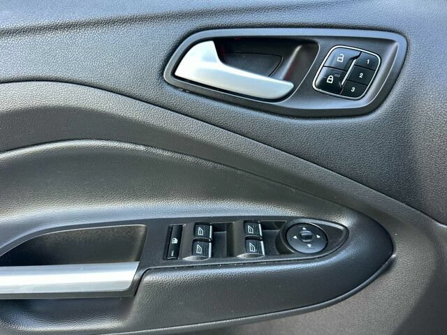 Used 2017 Ford Escape Titanium FWD image 11