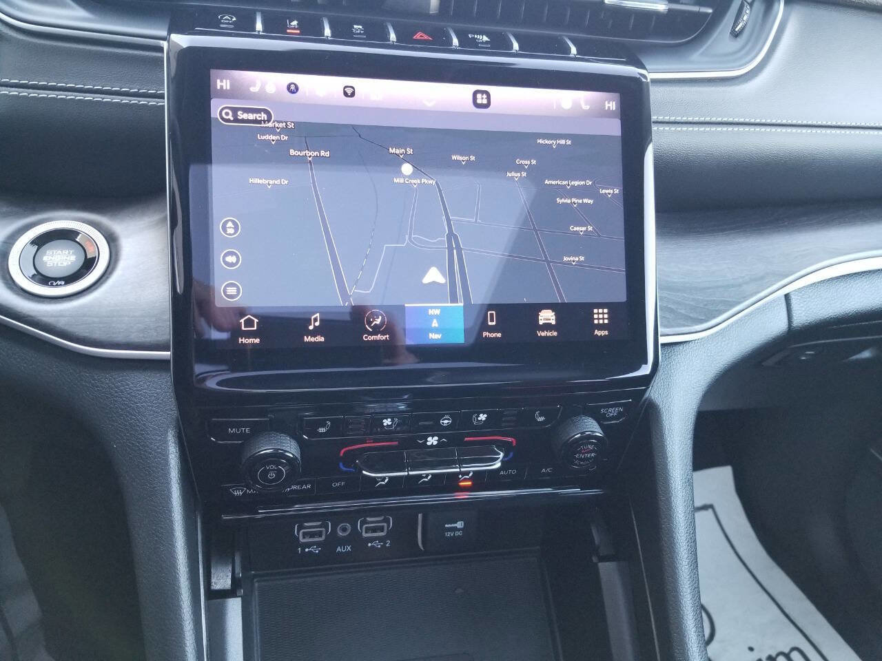 Certified 2024 Jeep Grand Cherokee Limited w/ Luxury Tech Group II image 22