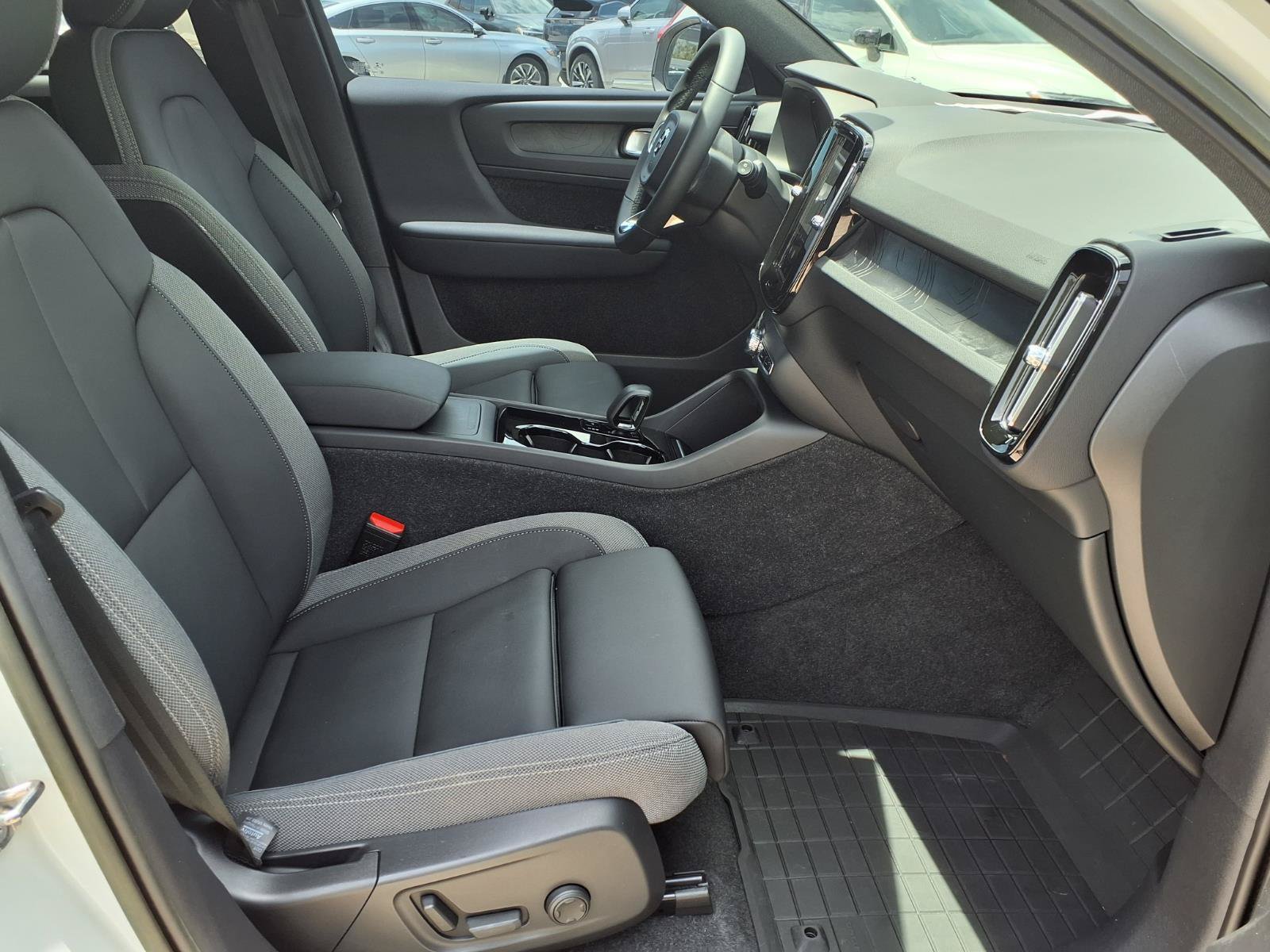 Certified 2023 Volvo XC40 Recharge Ultimate w/ Protection Package Premier AWD/4WD image 11