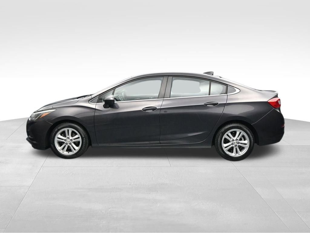Used 2017 Chevrolet Cruze LT FWD image 2
