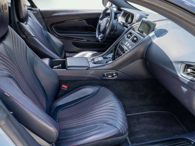 Used 2017 Aston Martin DB11 V12 RWD image 15