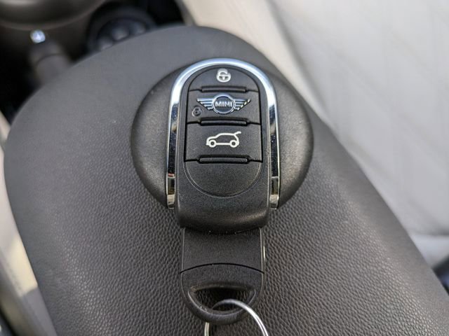 Used 2022 MINI Cooper S w/ Signature Upholstery Package image 29