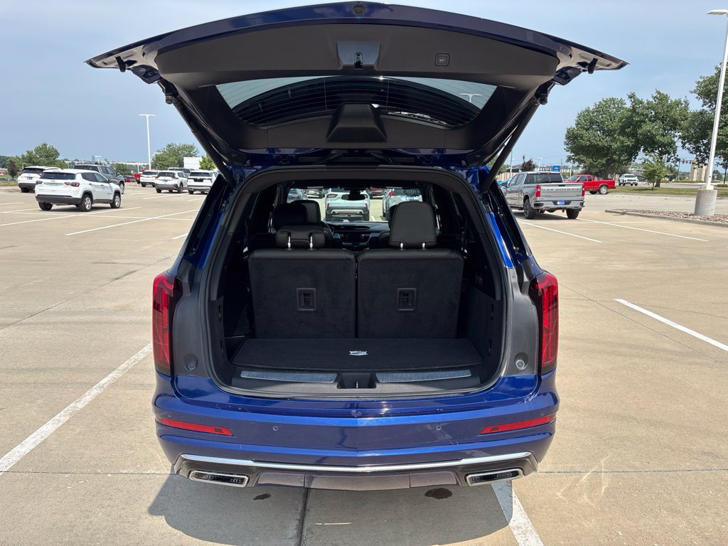 Used 2024 Cadillac XT6 Premium Luxury AWD/4WD image 12