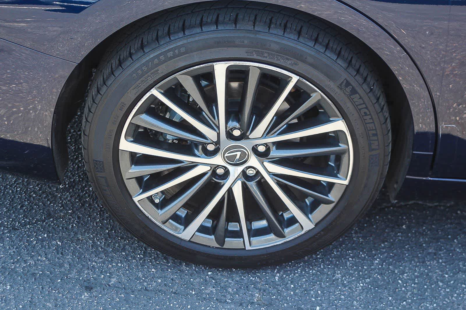 Used 2023 Lexus ES 300h w/ Premium Package FWD image 11