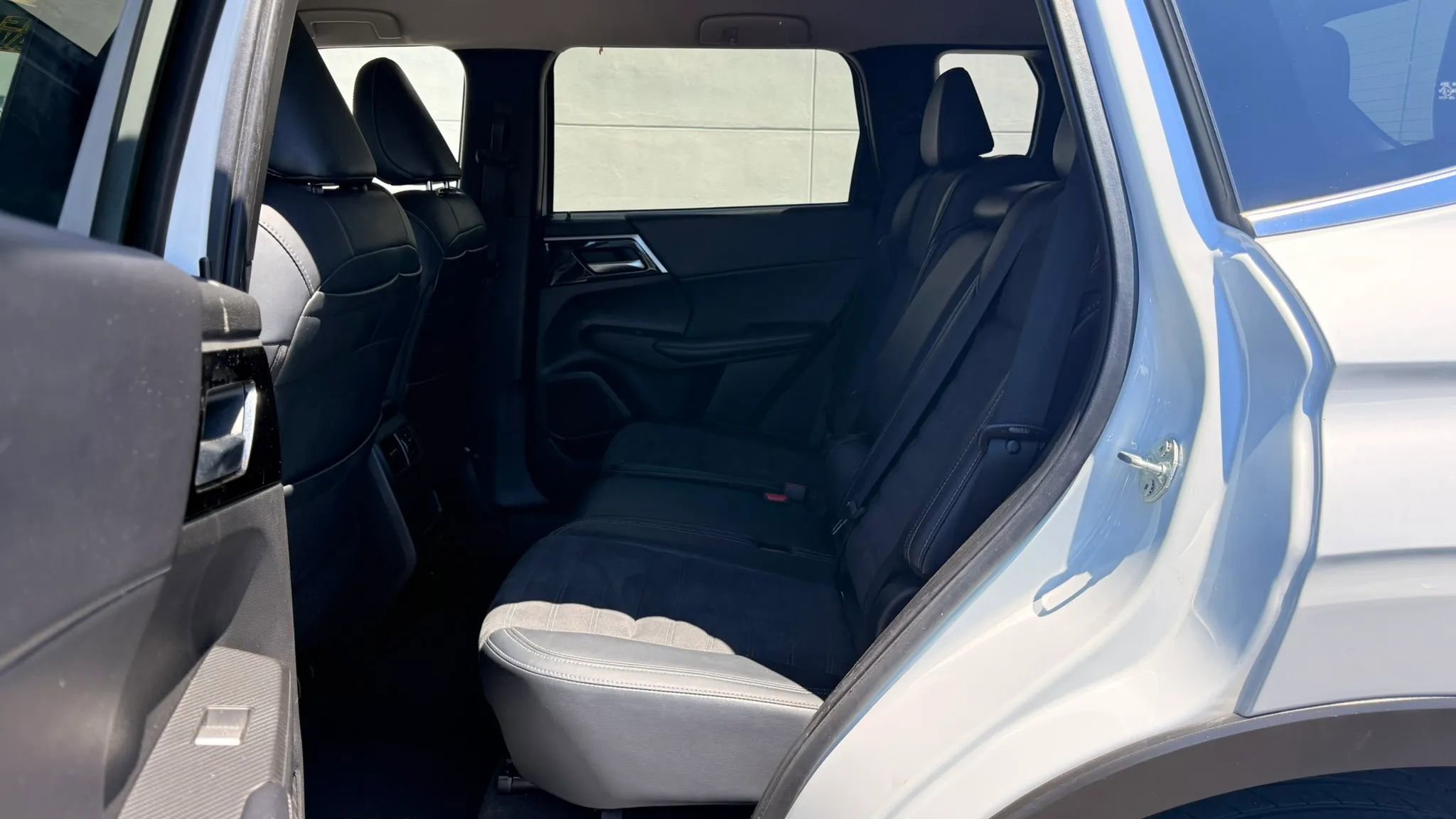 Used 2024 Mitsubishi Outlander FWD image 13