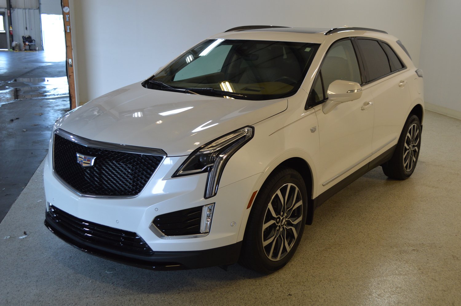 Used 2021 Cadillac XT5 Sportv w/ Platinum Package AWD/4WD image 7