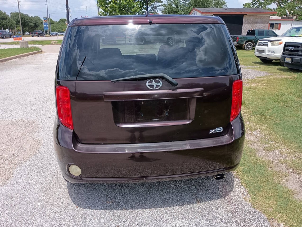 Used 2008 Scion xB FWD image 4