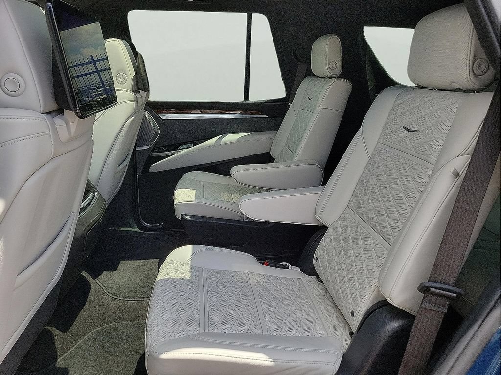 Certified 2025 Cadillac Escalade Sport Platinum AWD/4WD image 13