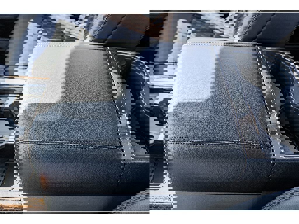 Used 2025 Ford F250 XLT w/ Black Appearance Package AWD/4WD image 19