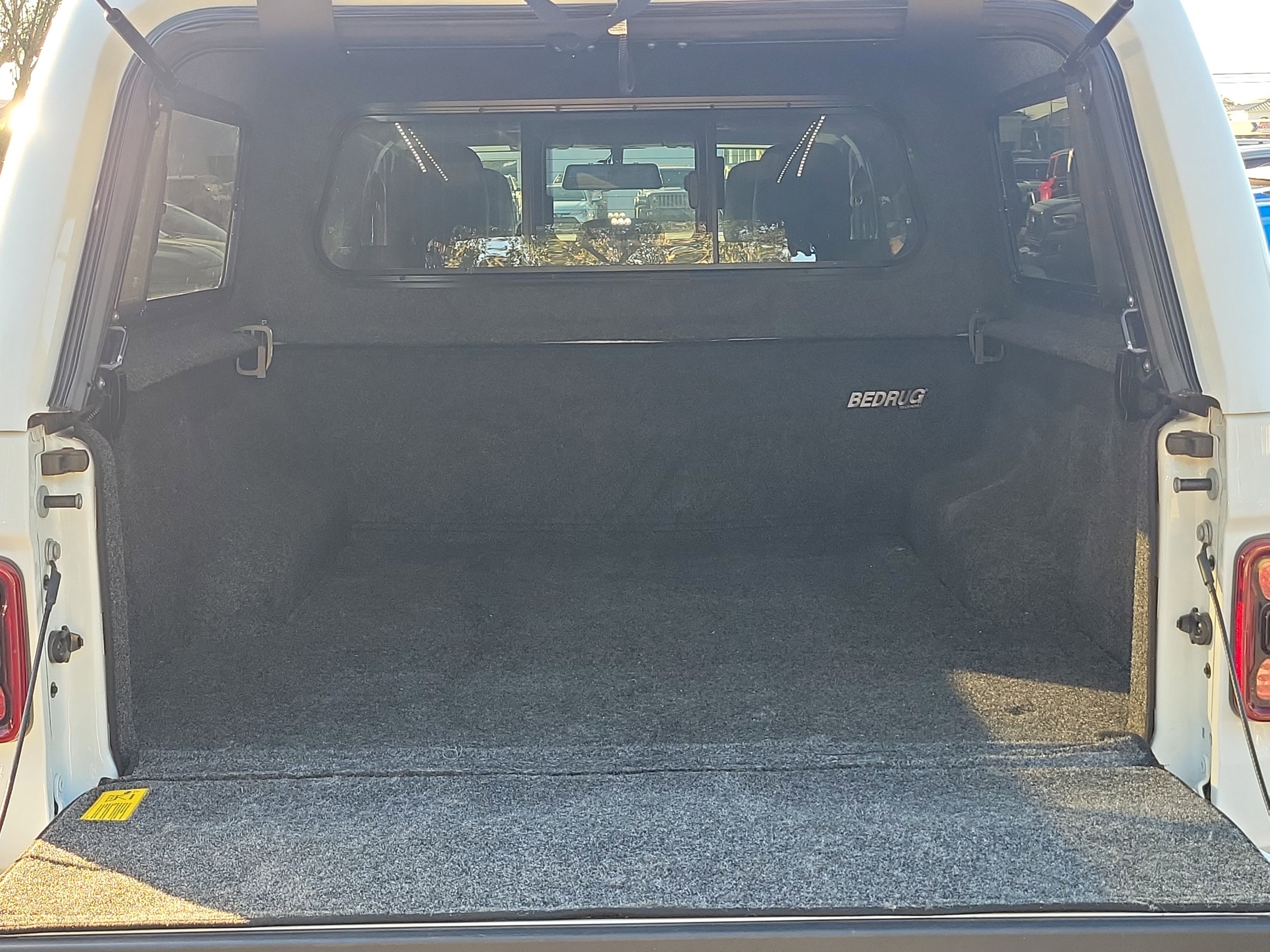 Used 2023 Jeep Gladiator Overland image 12