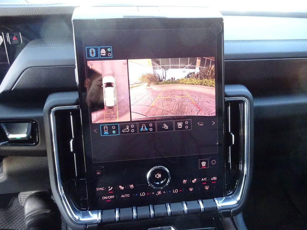 Certified 2026 GMC Yukon Denali w/ Denali Reserve Package image 32