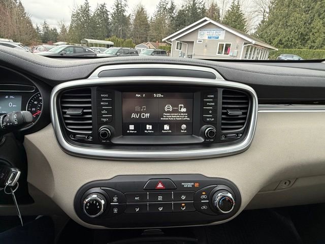 Used 2019 Kia Sorento LX image 18