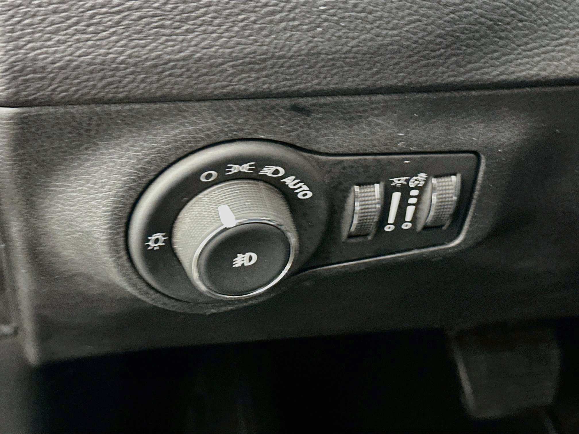 Used 2019 Jeep Compass Limited AWD/4WD image 17