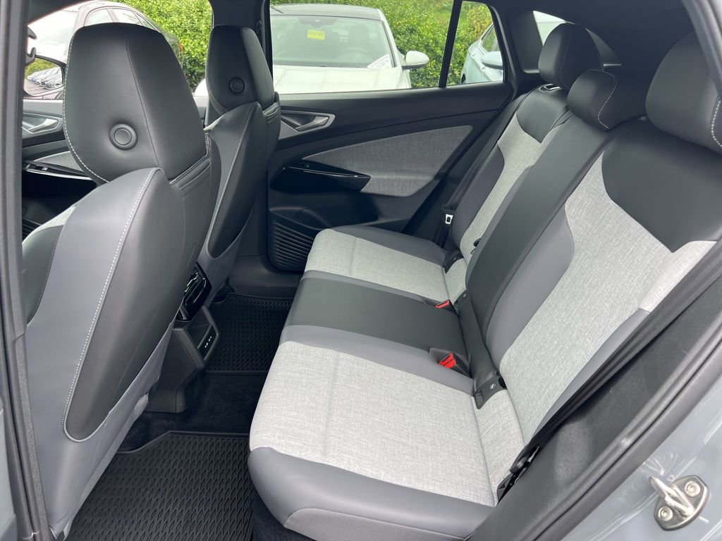 Used 2025 Volkswagen ID.4 Pro image 24