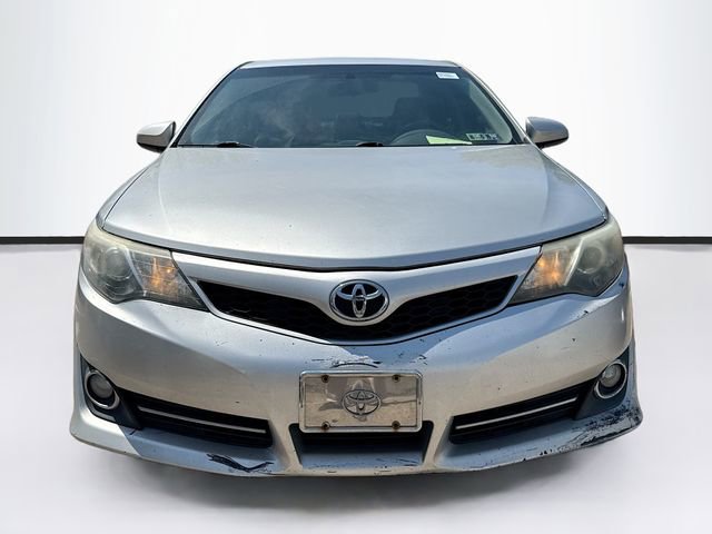 Used 2014 Toyota Camry SE FWD video 2