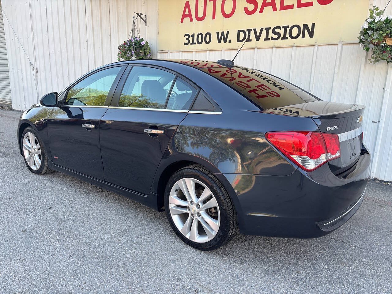 Used 2015 Chevrolet Cruze LTZ w/ Sun, Sound and Sport Package FWD image 5