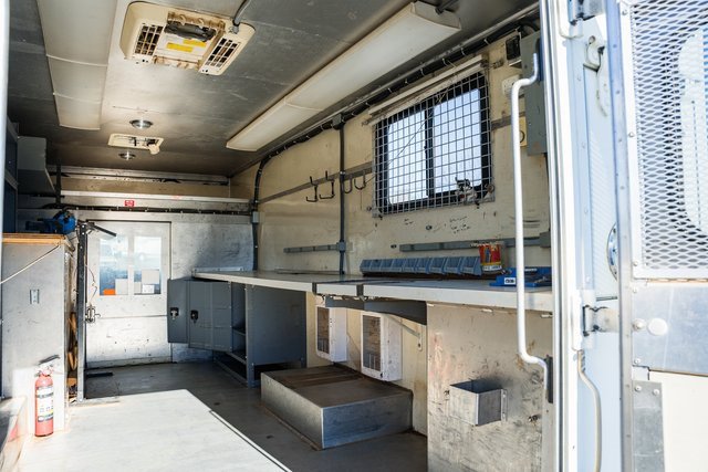 Used 2009 Chevrolet Express 3500 image 9