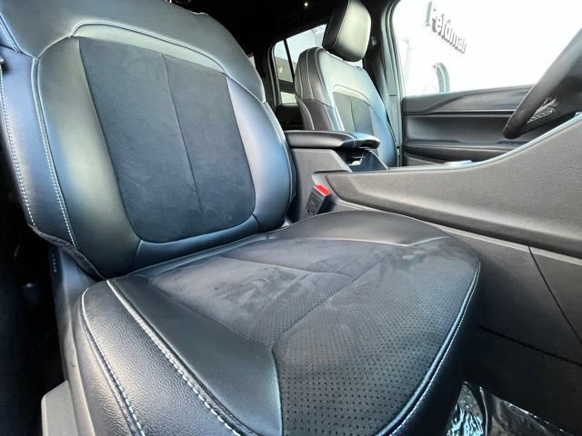 Used 2023 Jeep Grand Cherokee Altitude AWD/4WD image 27