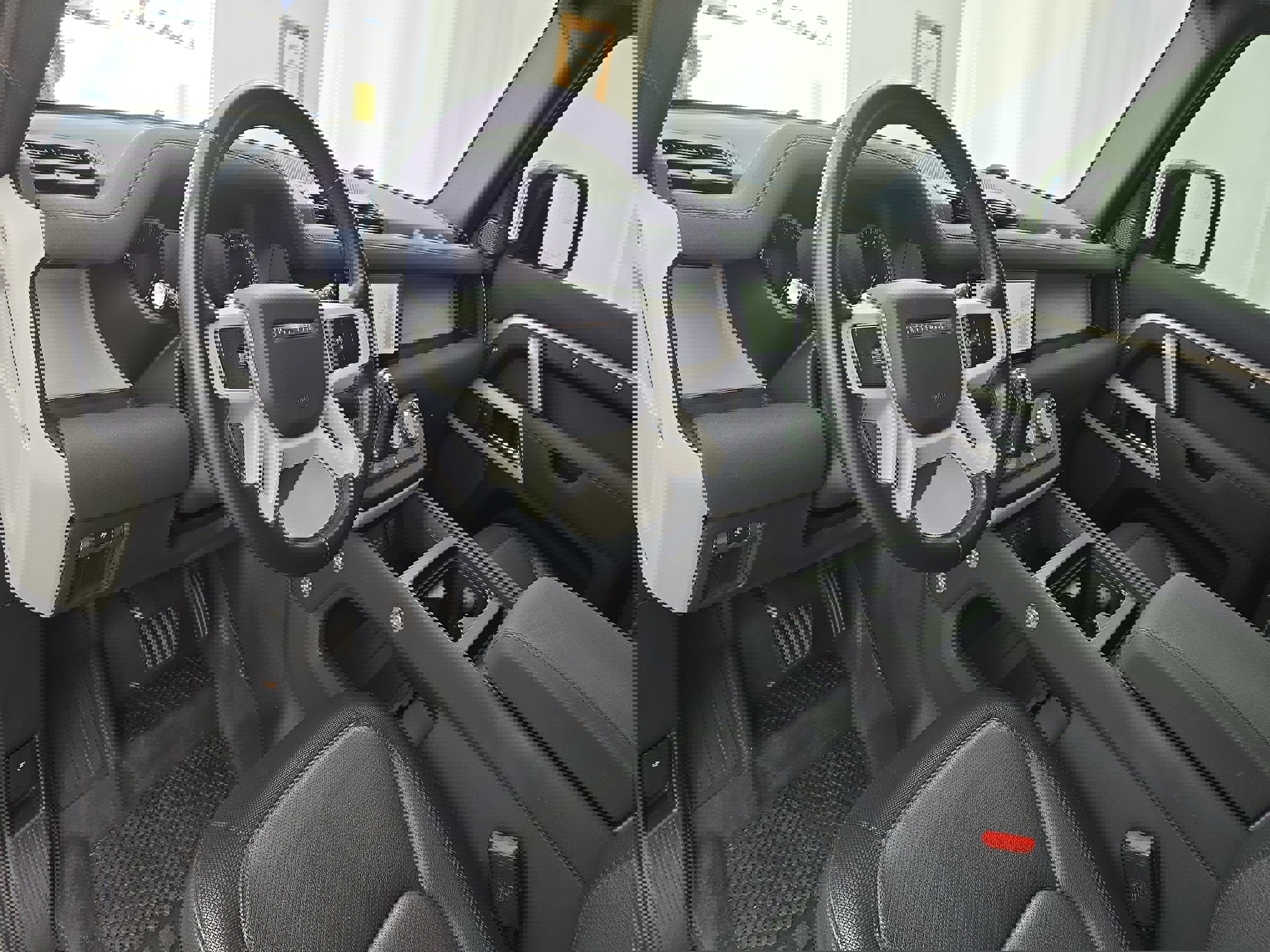 Used 2023 Land Rover Defender 110 X-Dynamic SE image 15