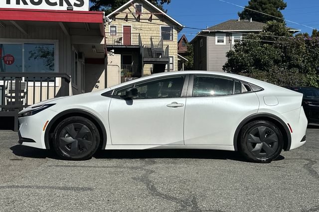 Used 2026 Toyota Prius Plug-In Hybrid FWD image 7