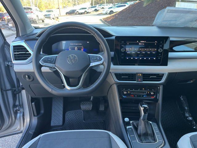 New 2026 Volkswagen Taos SE image 19